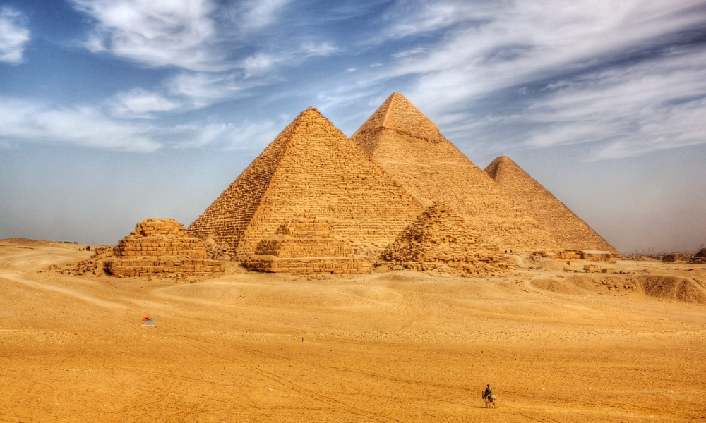 Pyramid complex